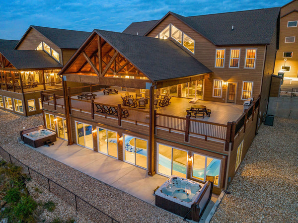 Branson Book Retreat Shared King in Bunk Room with Private Full Bath - 4/30/26-5/3/26